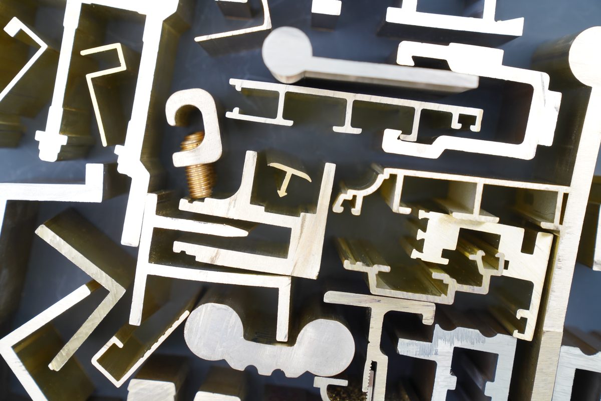 Cut brass profile ends at Metallurgica Cidneo